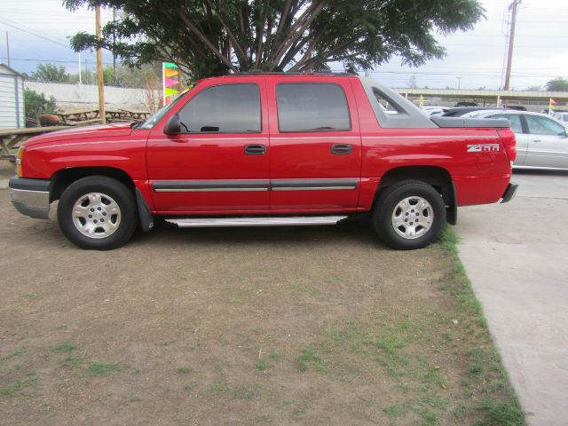 2003 Chevrolet Avalanche C350 4dr Sdn 3.5L Sport RWD Sedan