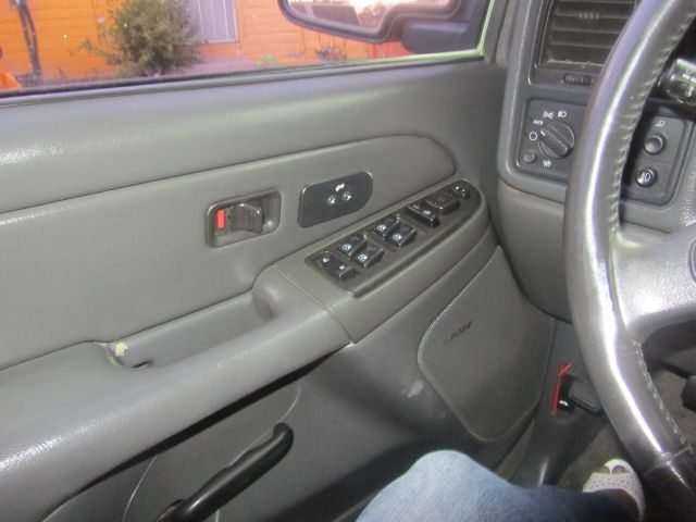 2003 Chevrolet Avalanche C350 4dr Sdn 3.5L Sport RWD Sedan