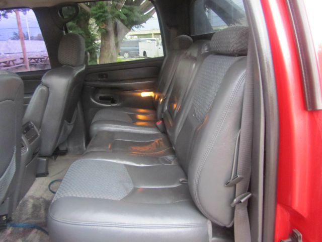 2003 Chevrolet Avalanche C350 4dr Sdn 3.5L Sport RWD Sedan