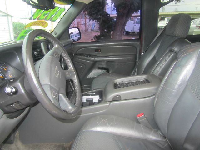 2003 Chevrolet Avalanche C350 4dr Sdn 3.5L Sport RWD Sedan