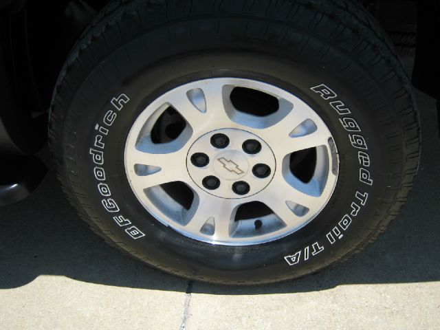 2003 Chevrolet Avalanche C350 4dr Sdn 3.5L Sport RWD Sedan