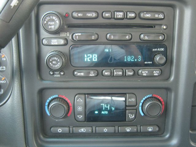 2003 Chevrolet Avalanche C350 4dr Sdn 3.5L Sport RWD Sedan