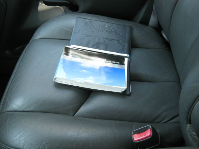 2003 Chevrolet Avalanche C350 4dr Sdn 3.5L Sport RWD Sedan