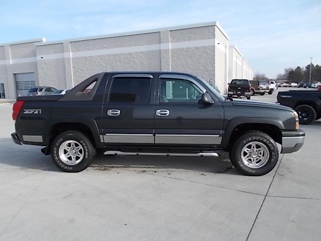2003 Chevrolet Avalanche 5 Series 530i Sedan 4D