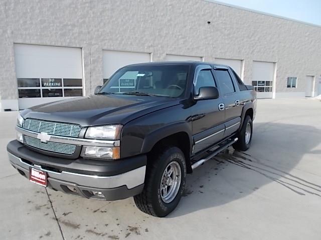 2003 Chevrolet Avalanche 5 Series 530i Sedan 4D