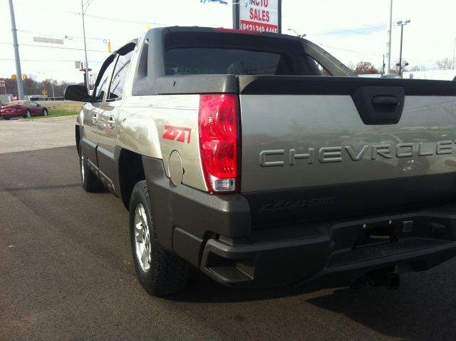2003 Chevrolet Avalanche C350 4dr Sdn 3.5L Sport RWD Sedan
