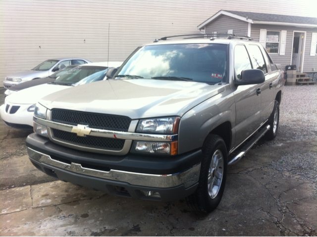 2003 Chevrolet Avalanche C350 4dr Sdn 3.5L Sport RWD Sedan