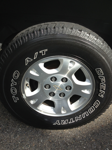 2003 Chevrolet Avalanche C350 4dr Sdn 3.5L Sport RWD Sedan