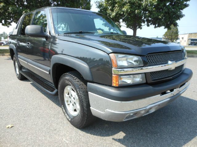 2003 Chevrolet Avalanche C350 4dr Sdn 3.5L Sport RWD Sedan