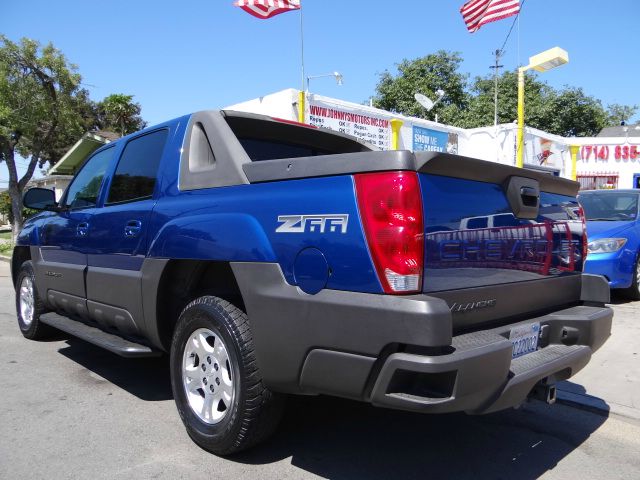 2003 Chevrolet Avalanche C350 4dr Sdn 3.5L Sport RWD Sedan