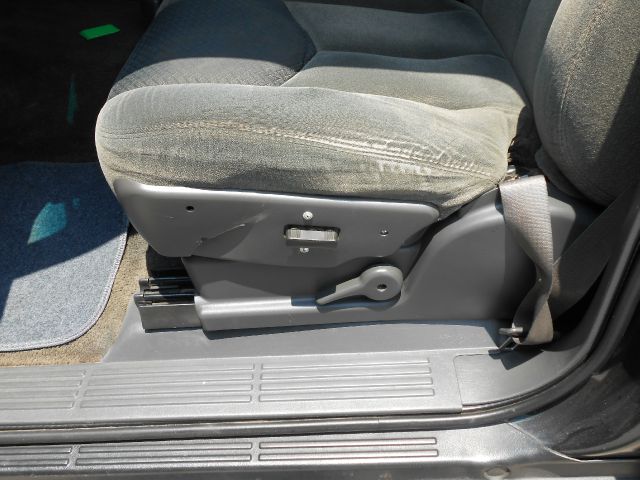 2003 Chevrolet Avalanche C350 4dr Sdn 3.5L Sport RWD Sedan