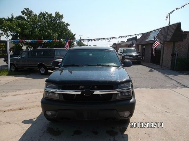 2003 Chevrolet Avalanche C350 4dr Sdn 3.5L Sport RWD Sedan
