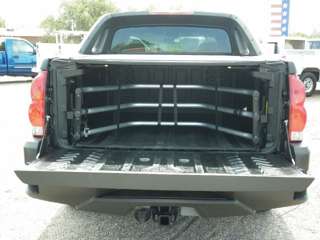 2003 Chevrolet Avalanche C350 4dr Sdn 3.5L Sport RWD Sedan