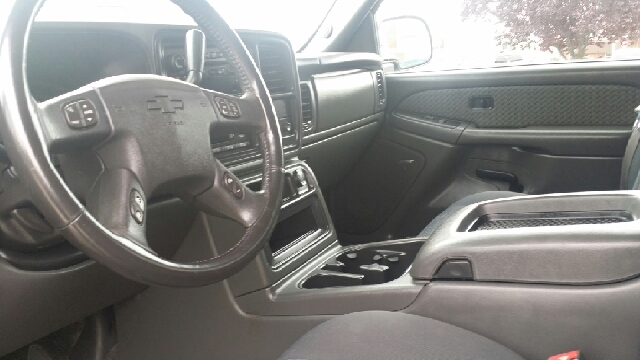 2003 Chevrolet Avalanche C350 4dr Sdn 3.5L Sport RWD Sedan