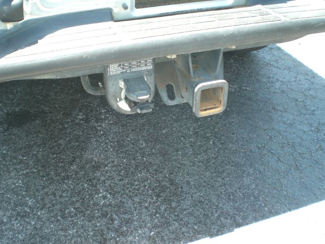 2003 Chevrolet Avalanche C350 4dr Sdn 3.5L Sport RWD Sedan