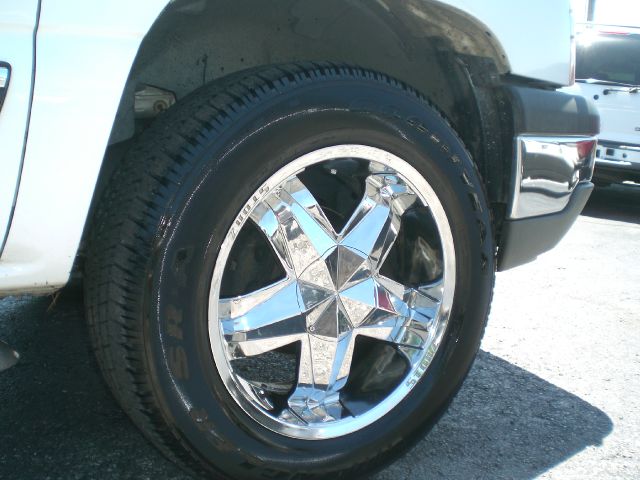 2003 Chevrolet Avalanche C350 4dr Sdn 3.5L Sport RWD Sedan