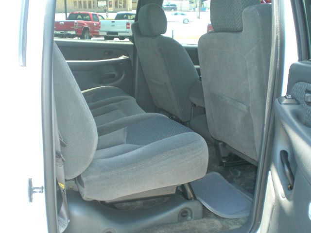 2003 Chevrolet Avalanche C350 4dr Sdn 3.5L Sport RWD Sedan