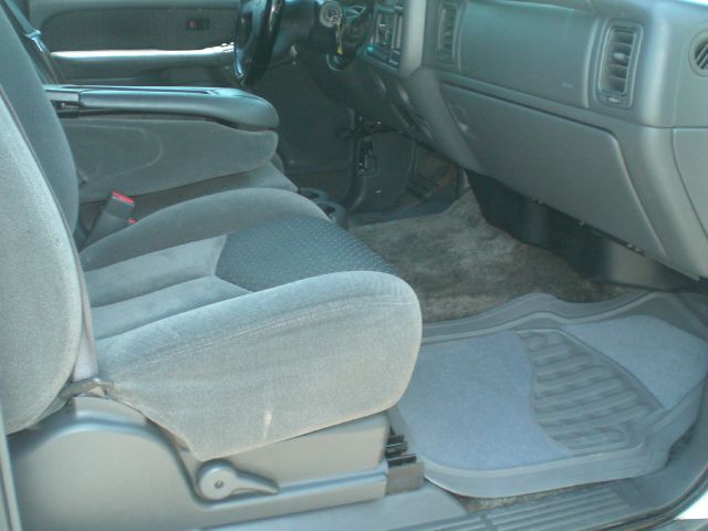 2003 Chevrolet Avalanche C350 4dr Sdn 3.5L Sport RWD Sedan