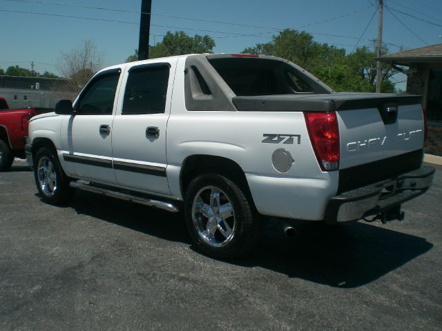 2003 Chevrolet Avalanche C350 4dr Sdn 3.5L Sport RWD Sedan