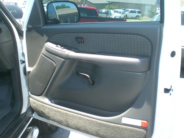 2003 Chevrolet Avalanche C350 4dr Sdn 3.5L Sport RWD Sedan