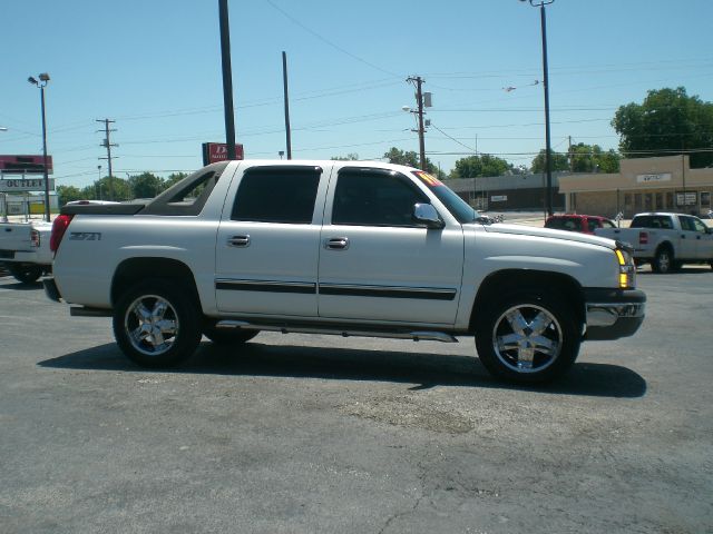 2003 Chevrolet Avalanche C350 4dr Sdn 3.5L Sport RWD Sedan