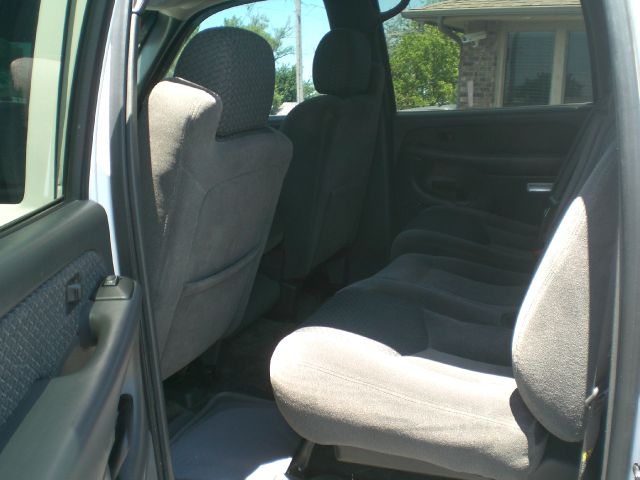 2003 Chevrolet Avalanche C350 4dr Sdn 3.5L Sport RWD Sedan