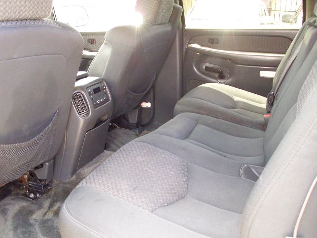 2003 Chevrolet Avalanche C350 4dr Sdn 3.5L Sport RWD Sedan