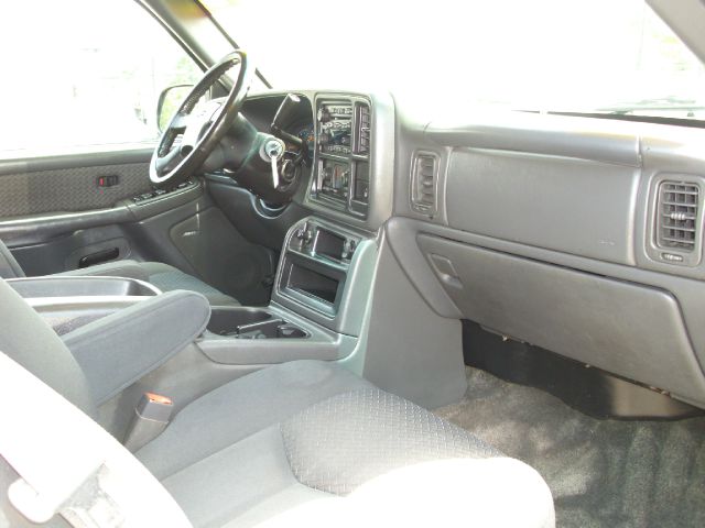 2003 Chevrolet Avalanche C350 4dr Sdn 3.5L Sport RWD Sedan