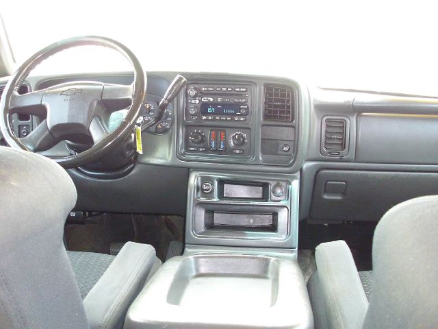 2003 Chevrolet Avalanche C350 4dr Sdn 3.5L Sport RWD Sedan