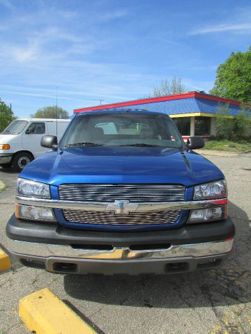 2003 Chevrolet Avalanche C350 4dr Sdn 3.5L Sport RWD Sedan