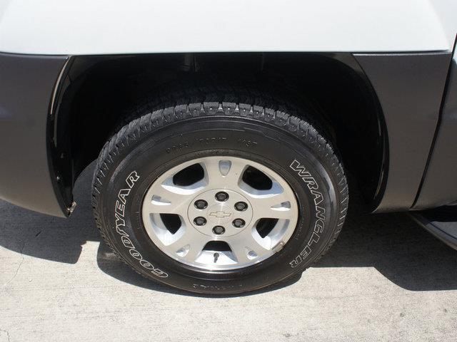 2003 Chevrolet Avalanche C350 4dr Sdn 3.5L Sport RWD Sedan