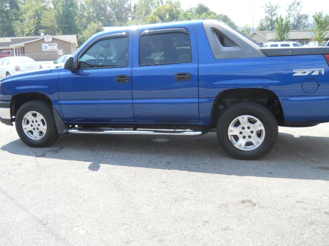2003 Chevrolet Avalanche C350 4dr Sdn 3.5L Sport RWD Sedan