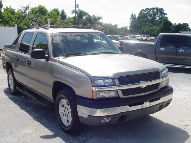 2003 Chevrolet Avalanche C350 4dr Sdn 3.5L Sport RWD Sedan