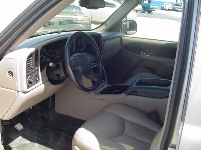 2003 Chevrolet Avalanche C350 4dr Sdn 3.5L Sport RWD Sedan