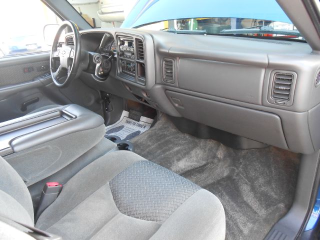 2003 Chevrolet Avalanche C350 4dr Sdn 3.5L Sport RWD Sedan