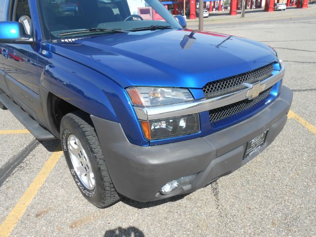 2003 Chevrolet Avalanche C350 4dr Sdn 3.5L Sport RWD Sedan