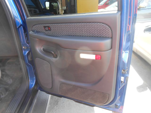 2003 Chevrolet Avalanche C350 4dr Sdn 3.5L Sport RWD Sedan