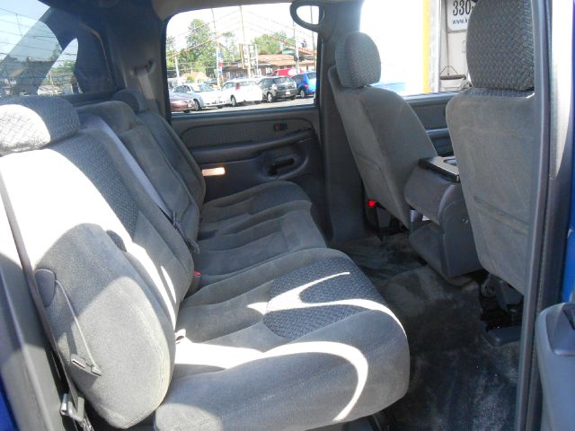 2003 Chevrolet Avalanche C350 4dr Sdn 3.5L Sport RWD Sedan