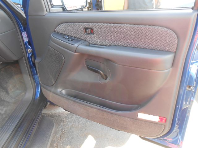 2003 Chevrolet Avalanche C350 4dr Sdn 3.5L Sport RWD Sedan