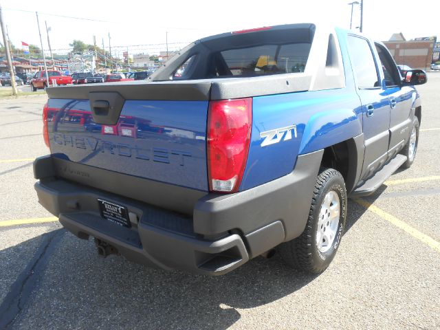 2003 Chevrolet Avalanche C350 4dr Sdn 3.5L Sport RWD Sedan