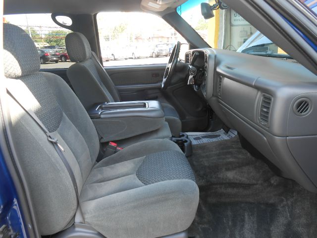 2003 Chevrolet Avalanche C350 4dr Sdn 3.5L Sport RWD Sedan