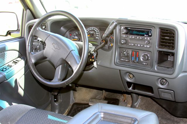 2003 Chevrolet Avalanche C350 4dr Sdn 3.5L Sport RWD Sedan