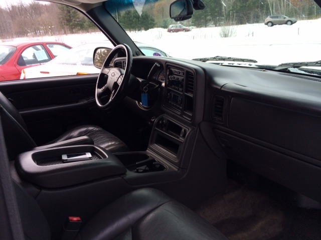 2003 Chevrolet Avalanche C350 4dr Sdn 3.5L Sport RWD Sedan