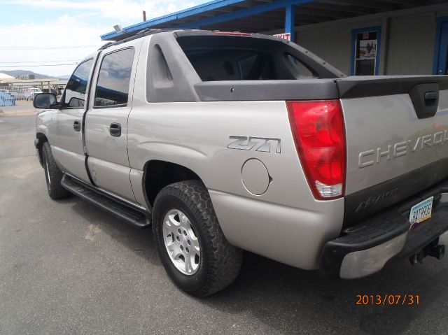 2004 Chevrolet Avalanche C350 4dr Sdn 3.5L Sport RWD Sedan
