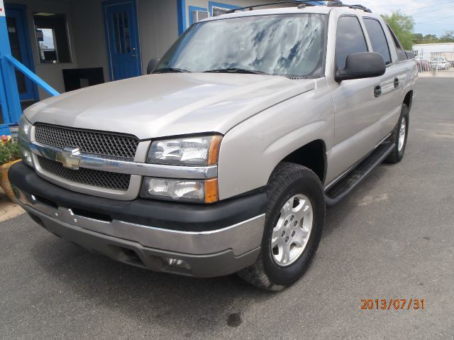 2004 Chevrolet Avalanche C350 4dr Sdn 3.5L Sport RWD Sedan