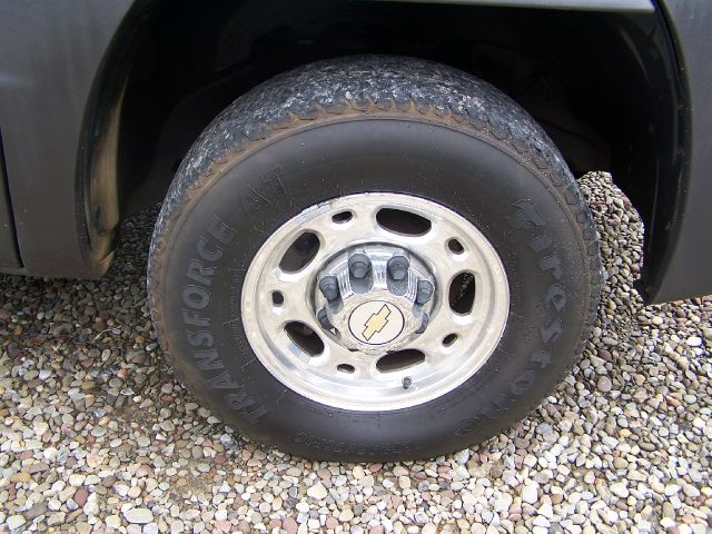 2004 Chevrolet Avalanche Carrera Coupe