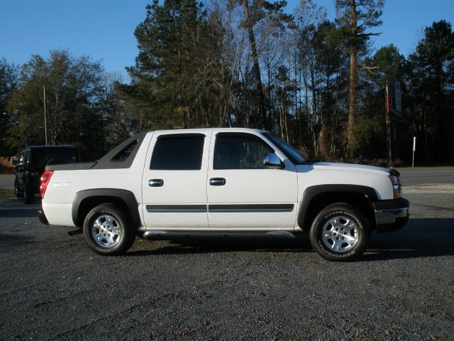 2004 Chevrolet Avalanche C350 4dr Sdn 3.5L Sport RWD Sedan