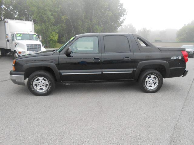 2004 Chevrolet Avalanche 2.0T Quattro S-line AWD Sedan