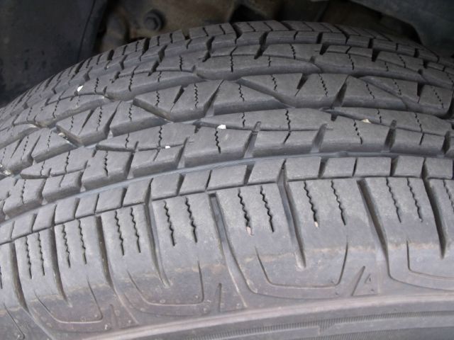 2004 Chevrolet Avalanche C350 4dr Sdn 3.5L Sport RWD Sedan