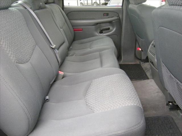 2004 Chevrolet Avalanche Unknown